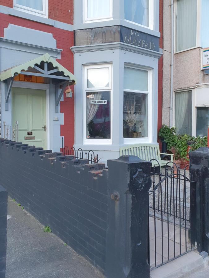 J'S Mayfair Guest House Blackpool Exteriör bild