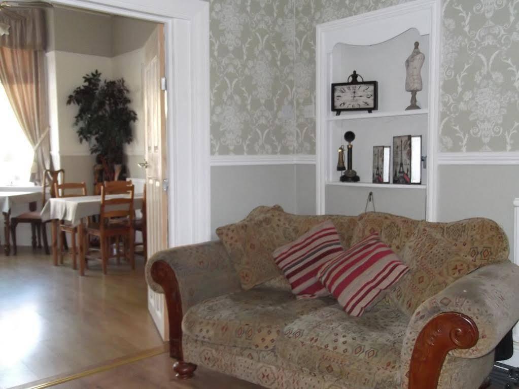 J'S Mayfair Guest House Blackpool Exteriör bild