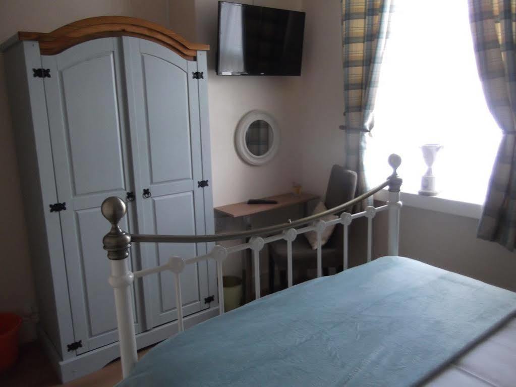 J'S Mayfair Guest House Blackpool Exteriör bild