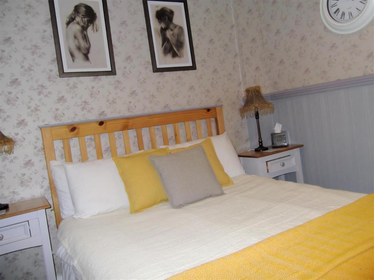 J'S Mayfair Guest House Blackpool Exteriör bild