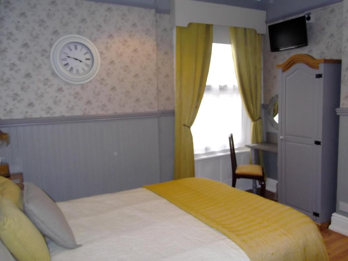 J'S Mayfair Guest House Blackpool Exteriör bild