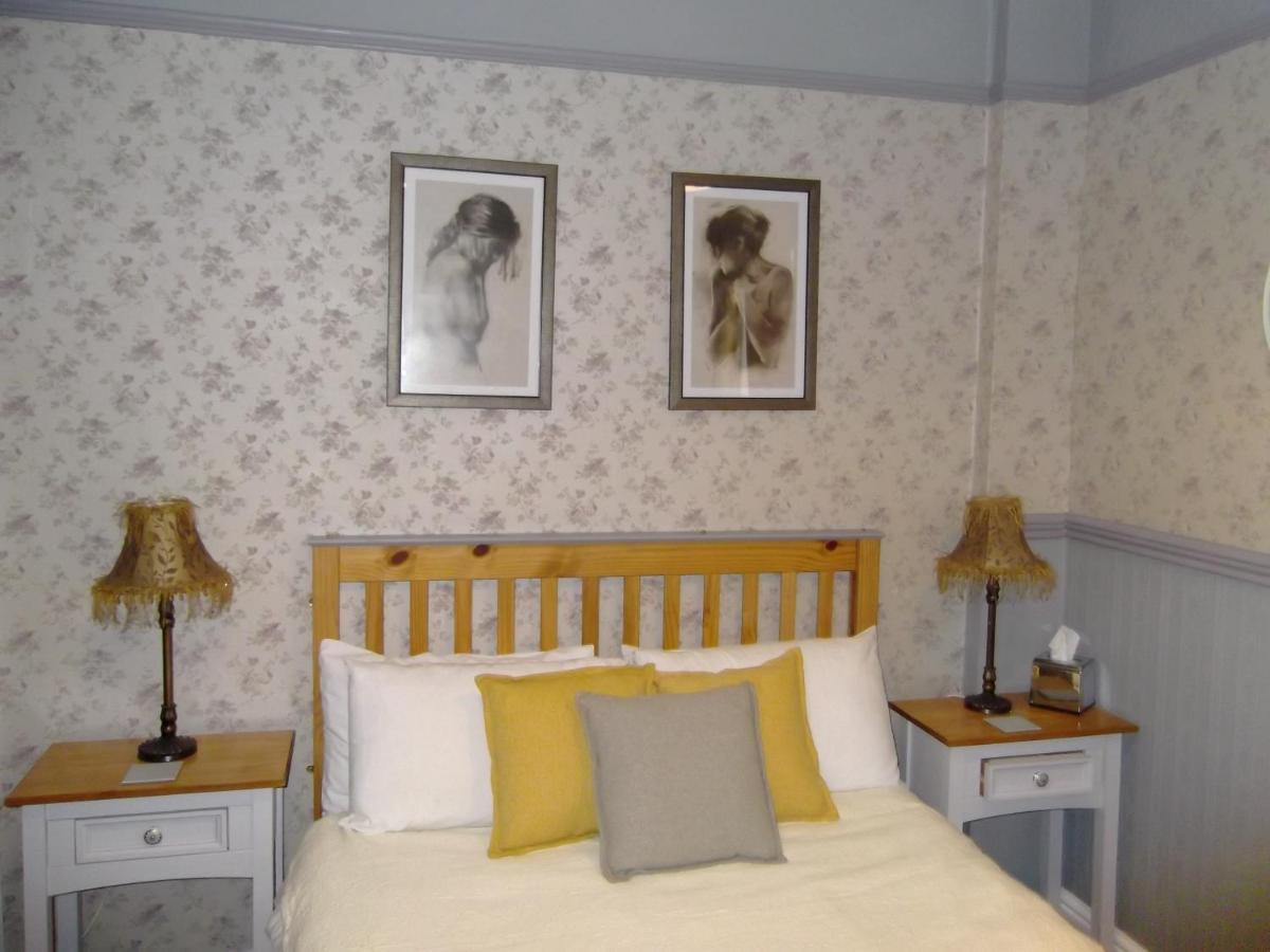 J'S Mayfair Guest House Blackpool Exteriör bild